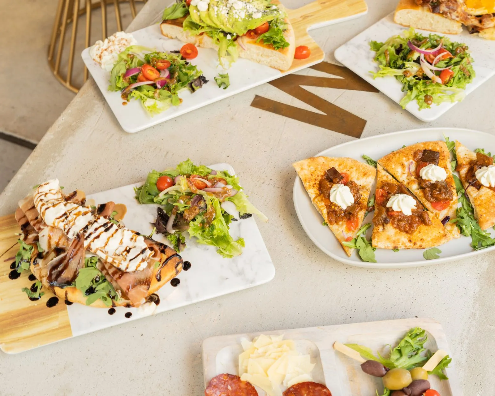 Pairing Pizza with Salads and Sides